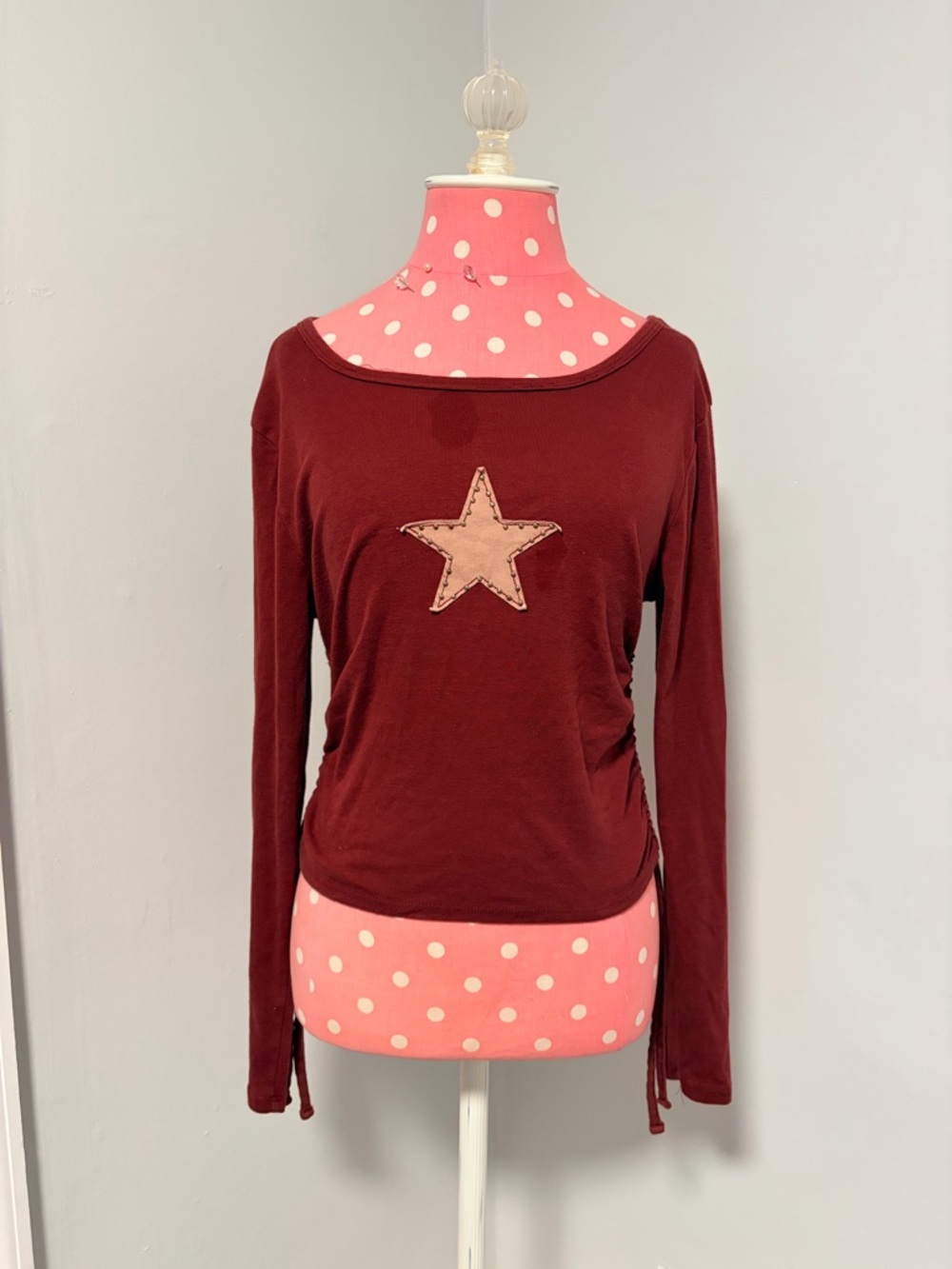 Women's Long Sleeve Star Appliqué Top - Burgundy